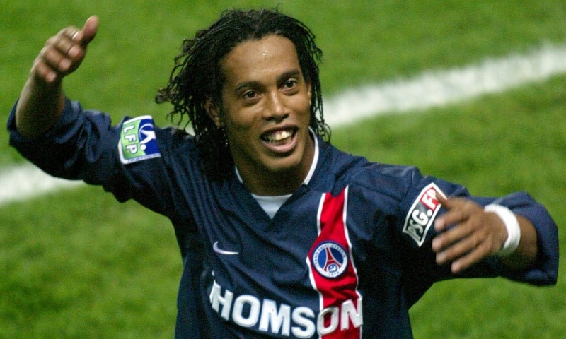 Cựu cầu thủ Ronaldinho – Siêu sao bóng đá người Brazil