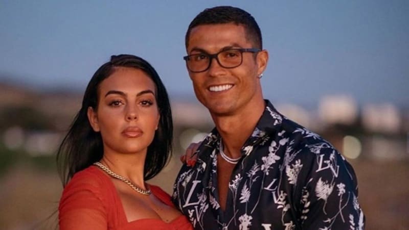 Ronaldo có bao nhiêu vợ? Bật mí đời sống hôn nhân cầu thủ