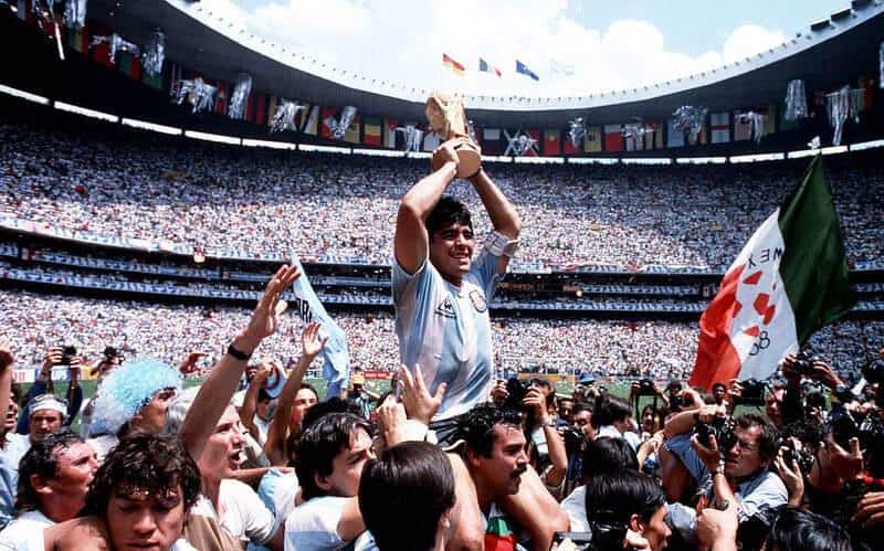 Maradona vô địch world cup mấy lần tổng cộng trong sự nghiệp?